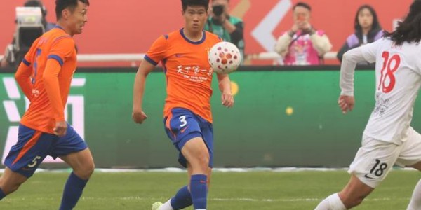 国际足联俱乐部世界杯-山东泰山两场4球惨败背后，是韩鹏三中卫体系的全面崩盘|泰山队|上海海港|大连英博|青岛海牛|球队_新浪体育_新浪新闻