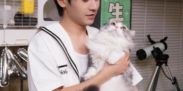 FIFA Club World Cup-父女合照萌态十足，无畏迎光向前